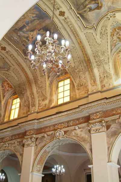 Interno della Chiesa Madre di Santa Croce del Sannio