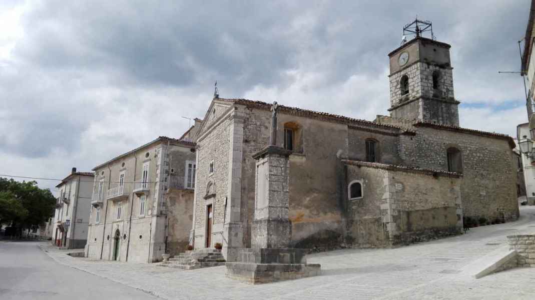 Vista prospettica chiesa di san Sebastiano, epitaffio e palazzo De Nigris-Di Maria